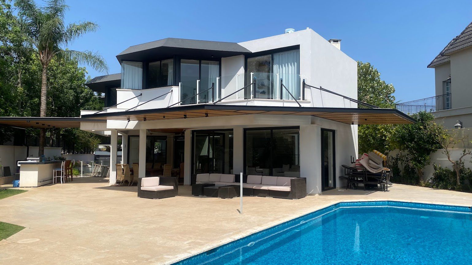 Luxury Villa On Hashel St in Herzliya Pituch (6) Luxury villa Hashel Street Herzliya Pituach Premium home Herzliya Pituach prime street Villa near beach Herzliya Pituach Israel High end real estate Herzliya Pituach villa