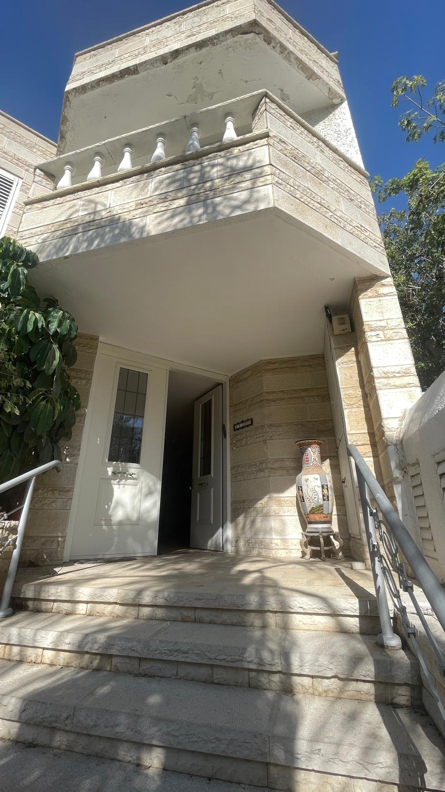 Investment property Herzliya Pituach near sea House for renovation Herzliya Israel Development opportunity Herzliya Pituach property Real estate investment Herzliya coastal area