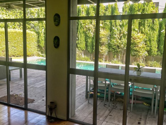 Modern luxury villa Herzliya indoor outdoor living Warm design villa Herzliya Pituach luxury home Open space villa Herzliya Israel modern design Luxury villa with garden and pool Herzliya