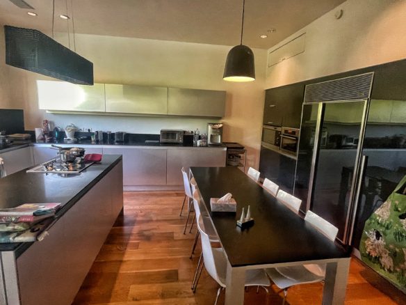 Modern luxury villa Herzliya indoor outdoor living Warm design villa Herzliya Pituach luxury home Open space villa Herzliya Israel modern design Luxury villa with garden and pool Herzliya