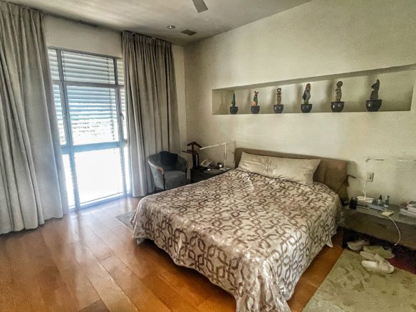 Modern luxury villa Herzliya indoor outdoor living Warm design villa Herzliya Pituach luxury home Open space villa Herzliya Israel modern design Luxury villa with garden and pool Herzliya