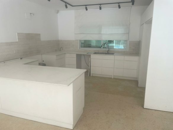 Investment property Herzliya Pituach near sea House for renovation Herzliya Israel Development opportunity Herzliya Pituach property Real estate investment Herzliya coastal area