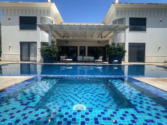 Luxury villa rent Herzliya Pituach pool 1.5 dunam estate Modern 7 bedroom mansion Herzliya Pituach for rent Large private swimming pool luxury real estate Israel