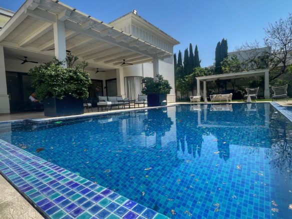 Luxury villa rent Herzliya Pituach pool 1.5 dunam estate Modern 7 bedroom mansion Herzliya Pituach for rent Large private swimming pool luxury real estate Israel