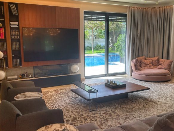 Luxury villa rent Herzliya Pituach pool 1.5 dunam estate Modern 7 bedroom mansion Herzliya Pituach for rent Large private swimming pool luxury real estate Israel