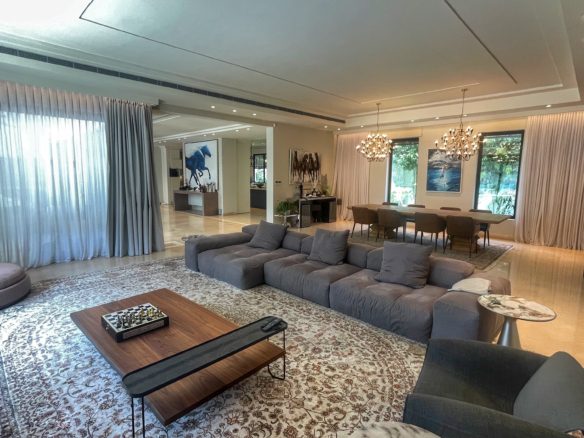 Luxury villa rent Herzliya Pituach pool 1.5 dunam estate Modern 7 bedroom mansion Herzliya Pituach for rent Large private swimming pool luxury real estate Israel