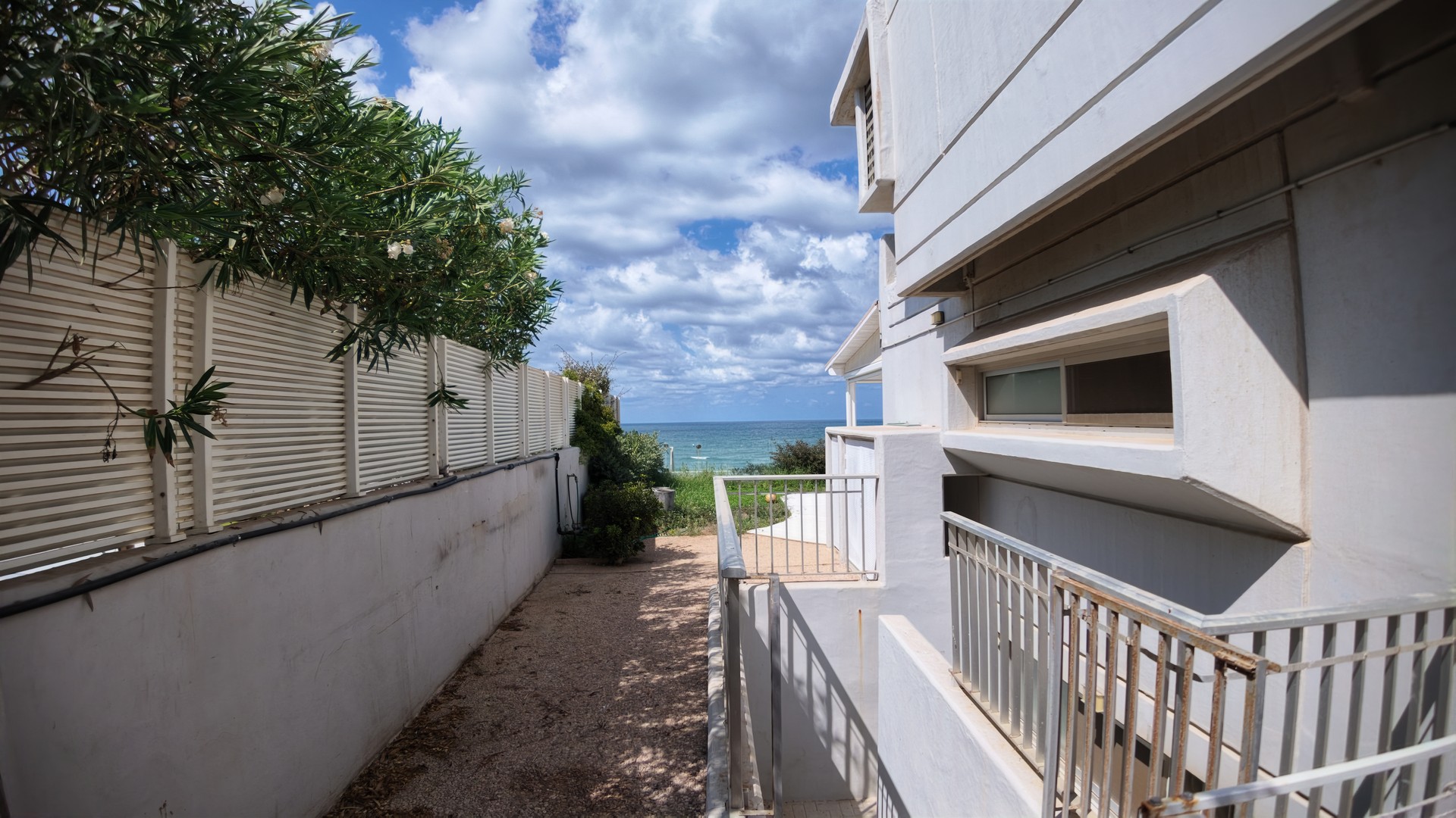 Luxury house for rent Galei Tekhelet Herzliya Pituach House for rent near the sea Herzliya Pituach Luxury rental home Galei Tekhelet Israel 5 bedroom house for rent Herzliya Pituach Luxury real estate rental Herzliya Israel