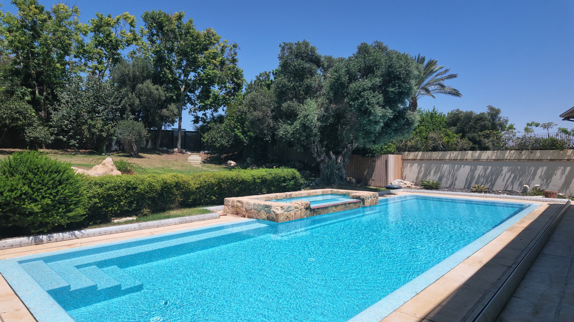 Ultra-Luxury Beachfront Villa on Galei Tekhelet Herzliya Pituach