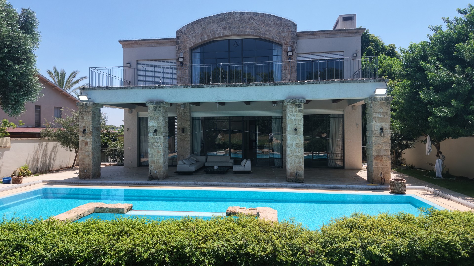 Ultra luxury beachfront villa for rent Galei Tekhelet Herzliya Pituach
