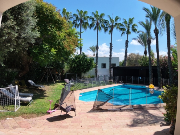 Modern Mediterranean villa for rent Herzliya Pituach